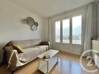  Appartement à louer 2 pièces 45 m²