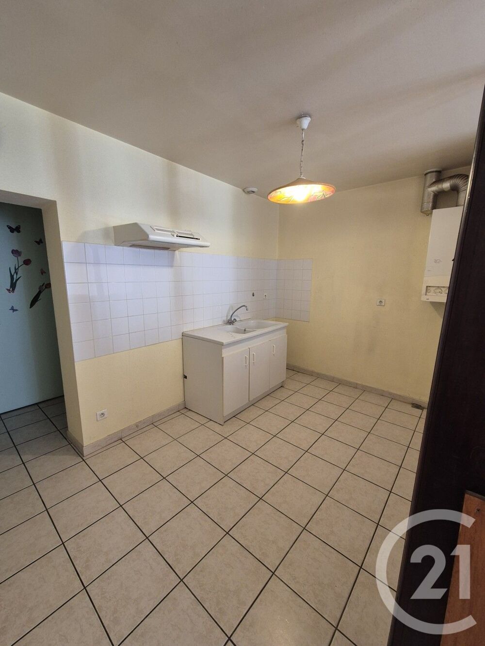 Nichée au c½ur de Mirepoix, cette location de 78m² vous ....