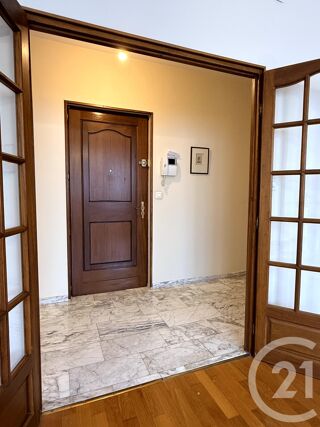 vente Appartement - 6 pièce(s) - 145 m² Saint-Quentin (02100)
