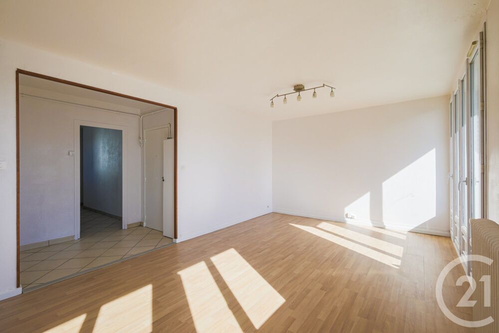 EXCLUSIVITE Appartement T4 transformé en T3 de 68.71 M2 ....