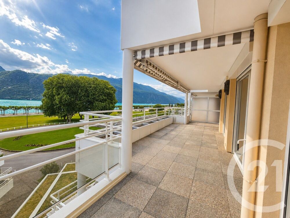 Aix les Bains : Appartement de 88 m² en front de lac, au....