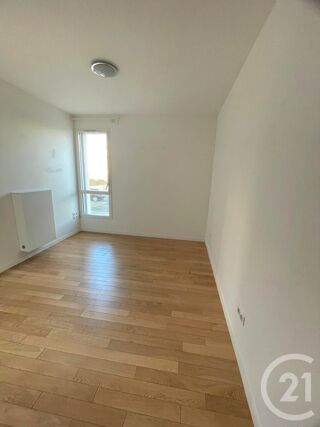 location Appartement - 4 pièce(s) - 113 m² Calais (62100)