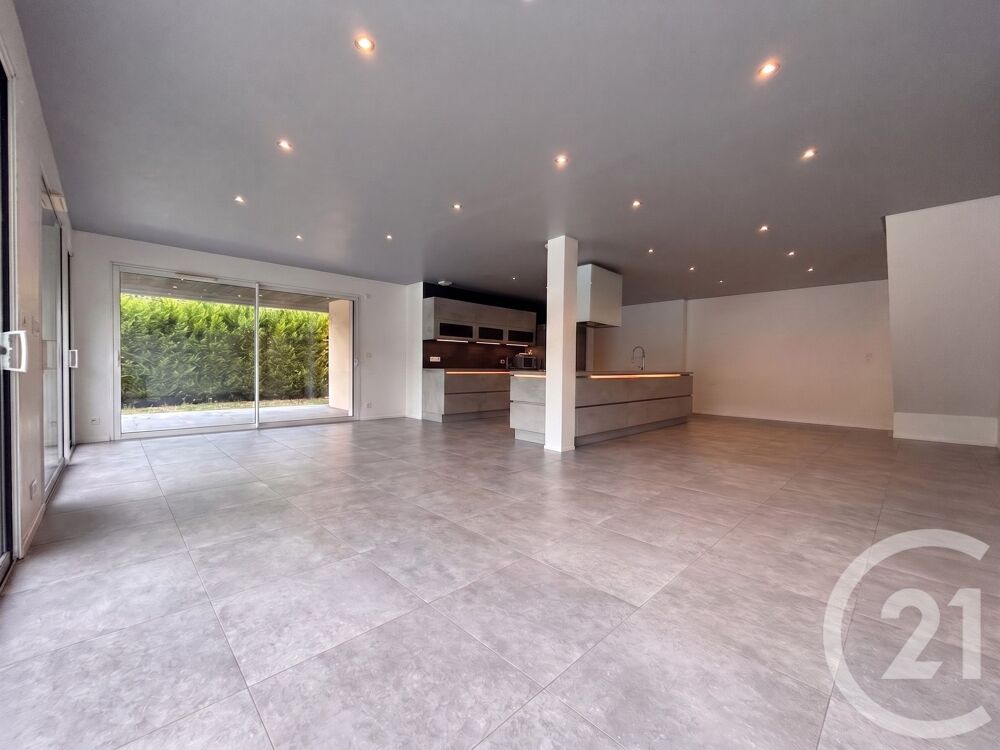 CENTURY 21 CHAPRAIS IMMOBILIER À BESANÇON VOUS PROPOSE :....