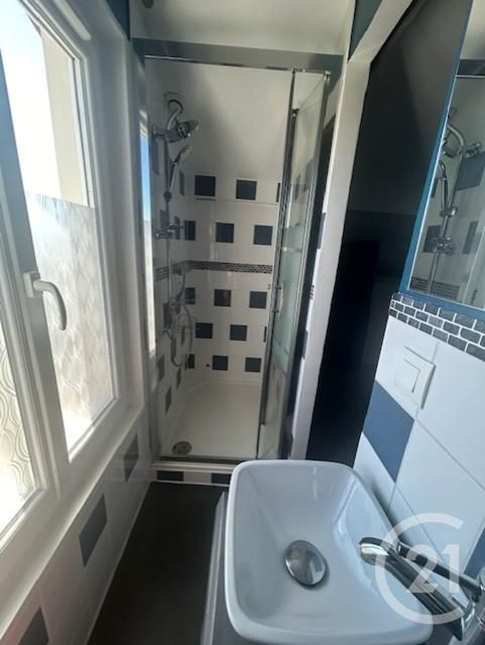 CENTURY21 Beaurepaire vous propose un très jolie studio ....