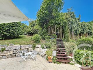  Maison � vendre 6 pi�ces 215 m�