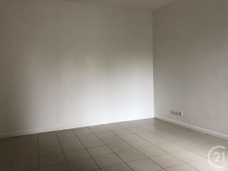  Appartement à louer 2 pièces 42 m²