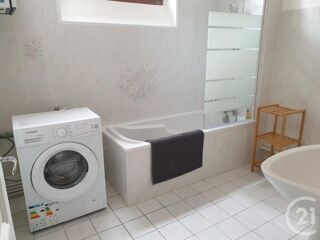  Appartement à louer 3 pièces 65 m²