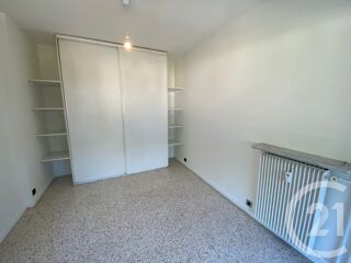  Appartement à louer 2 pièces 52 m²