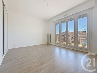  Appartement à louer 3 pièces 71 m²