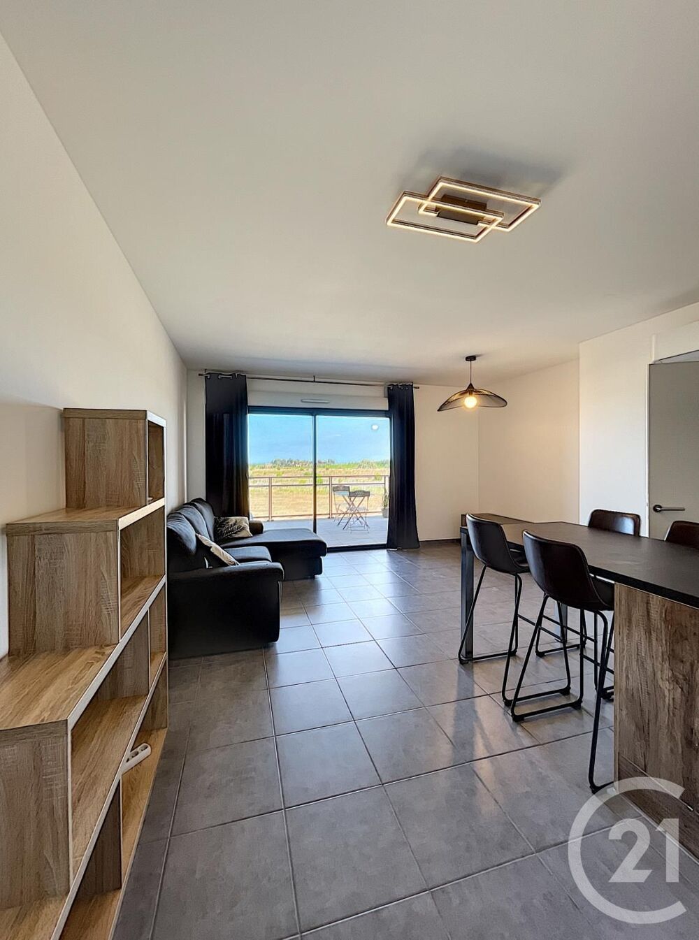 Situé au 1er étage, cet appartement offre un cadre de vi....