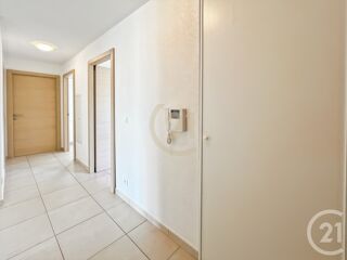  Appartement à louer 3 pièces 69 m²