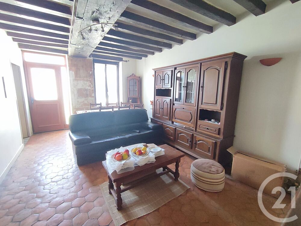 Nichée au c½ur de Donzy, cette maison de 130m² vous accu....