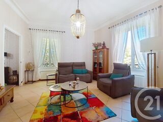  Appartement à louer 4 pièces 104 m²