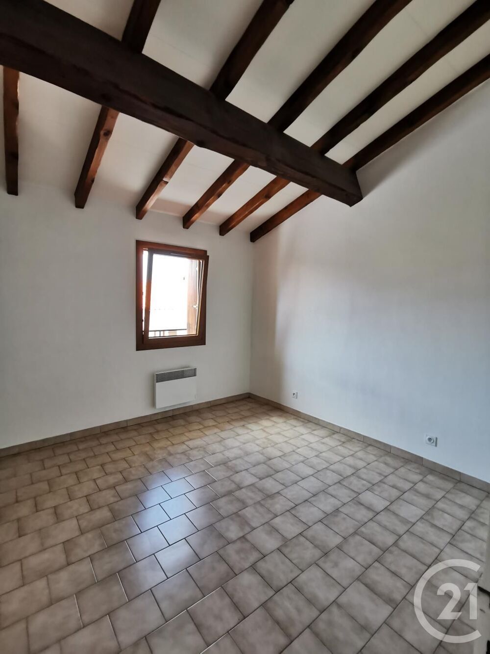 location Appartement - 3 pièce(s) - 77 m² Saint-Génis-des-Fontaines (66740)