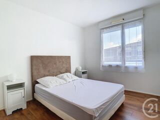  Appartement à louer 4 pièces 77 m²