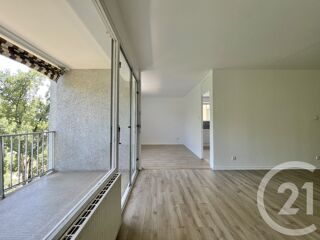  Appartement à louer 3 pièces 85 m²