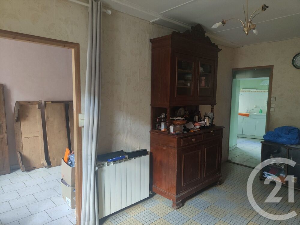 Cette charmante maison de village vous propose au rez-de....