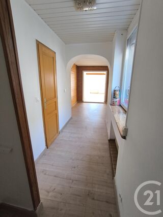  Appartement à louer 3 pièces 100 m²