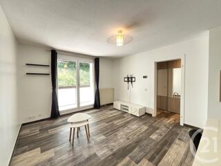 Appartement à louer 4 pièces 74 m²