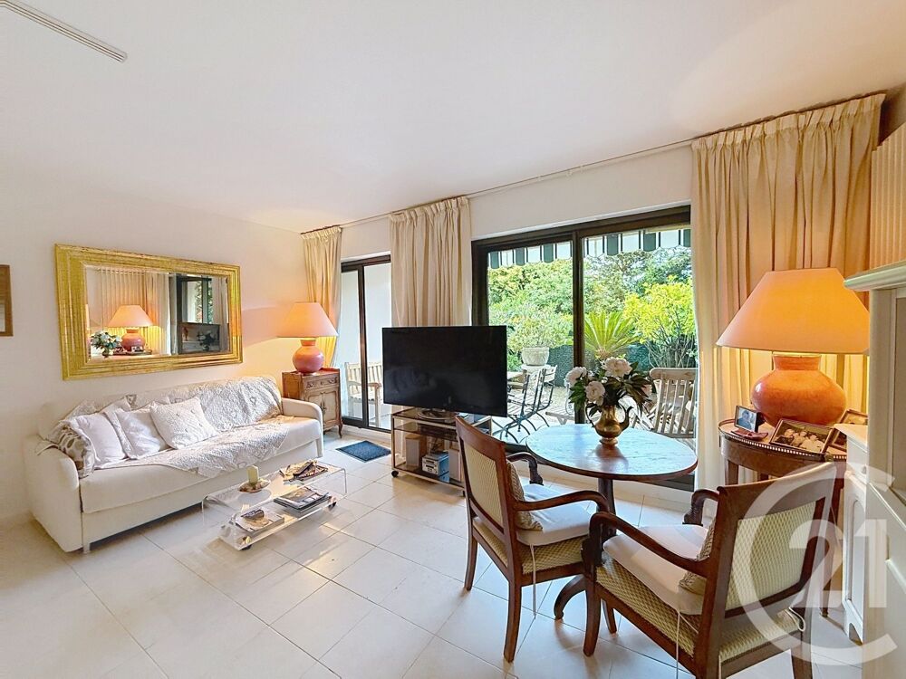 Appartement 1 pièce 27 m² · à Mandelieu la Napoule · 27 m² · 215 000 €