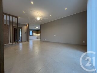  Maison � louer 4 pi�ces 130 m�