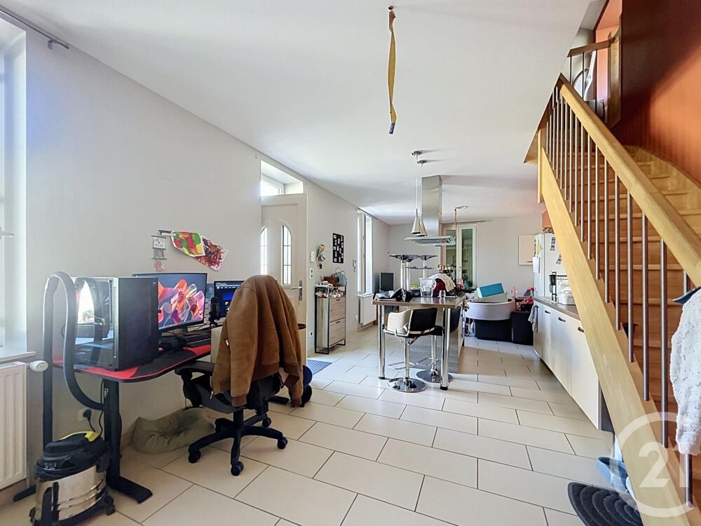 location Maison - 3 pièce(s) - 73 m² Montaigu-le-Blin (03150)