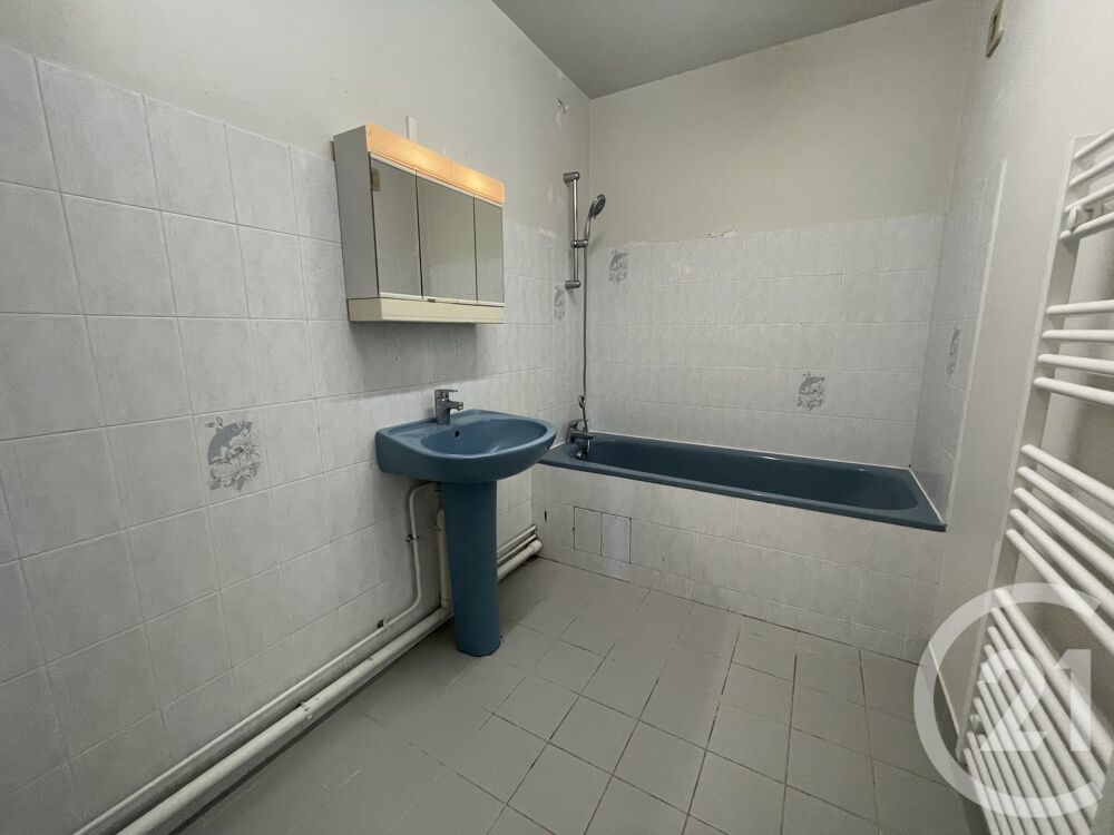 location Appartement - 2 pièce(s) - 51 m² Nemours (77140)