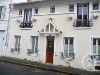  Maison à louer 8 pièces 162 m²