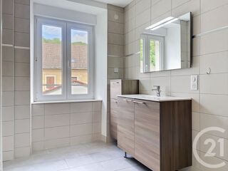  Appartement à louer 3 pièces 65 m²