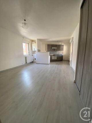  Appartement à louer 3 pièces 55 m²