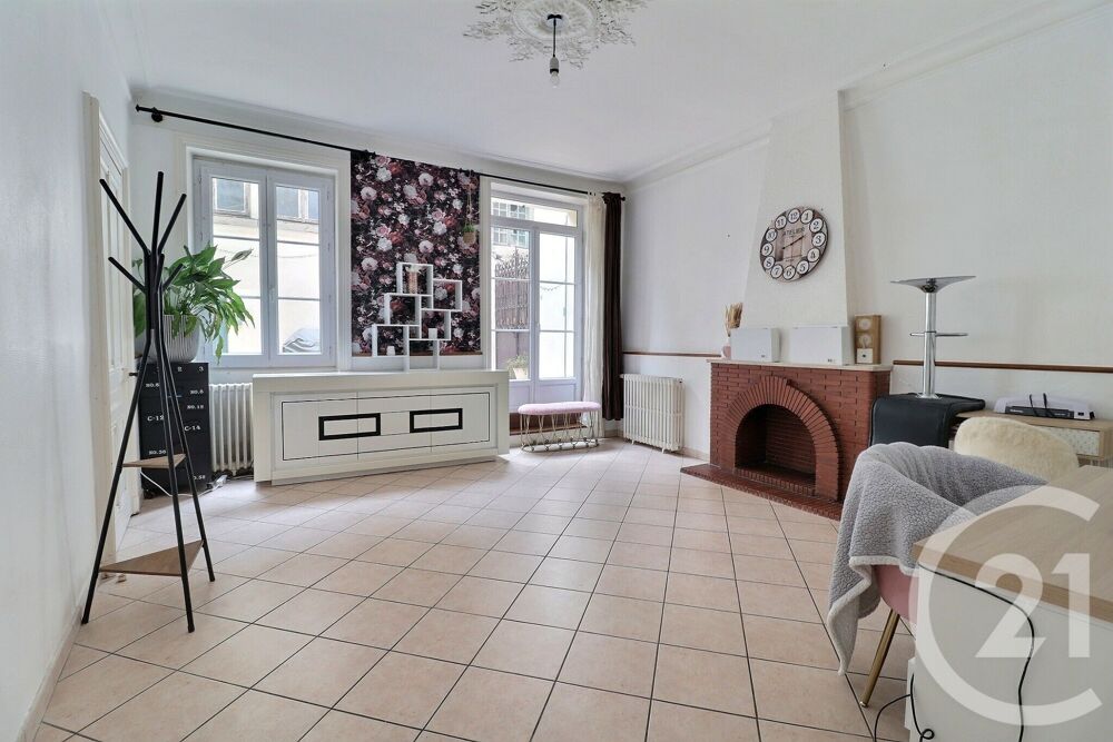 vente Maison - 6 pièce(s) - 262 m² Saint-Jean-le-Vieux (01640)