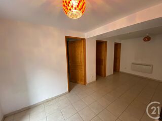  Appartement à louer 3 pièces 82 m²
