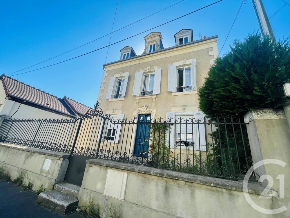 Au c½ur du centre ville de Nevers, cette maison pleine d....