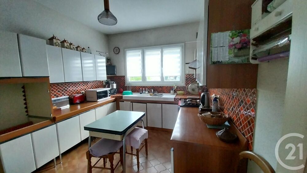 vente Maison - 8 pièce(s) - 296 m² Montmerle-sur-Saône (01090)