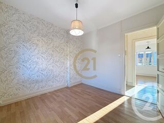  Appartement à louer 3 pièces 55 m²