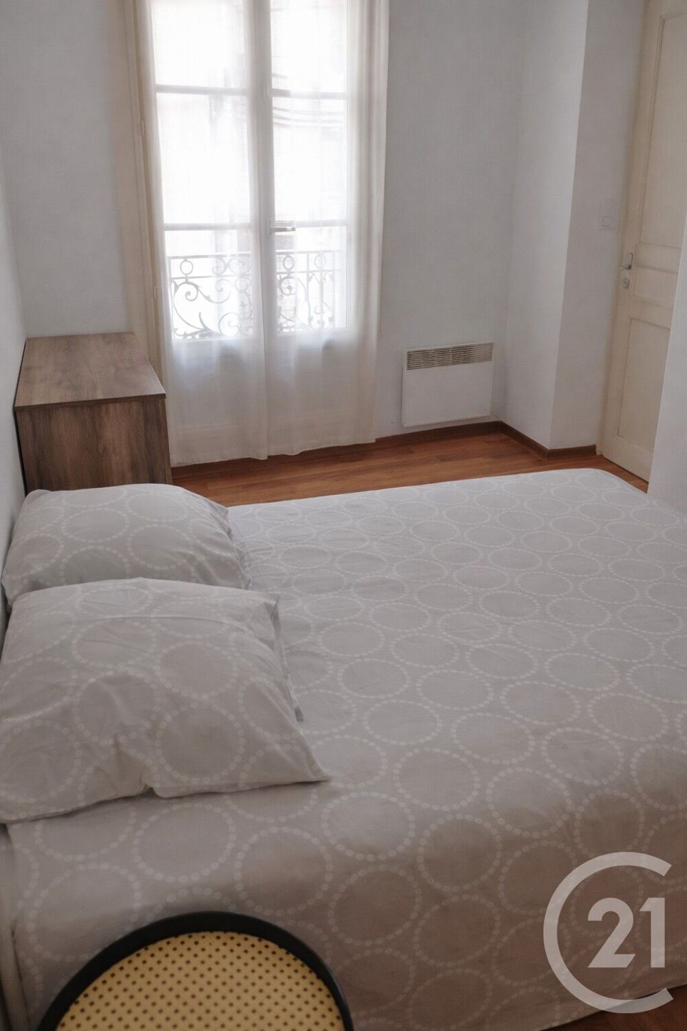 Appartement meublé à louer situé en plein centre-ville d....