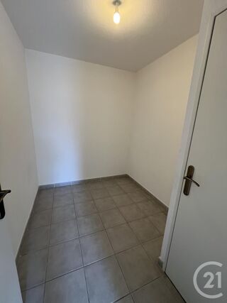 location Appartement - 4 pièce(s) - 96 m² Châteaurenard (13160)