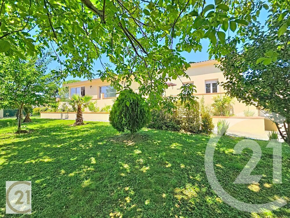 À Villefranche-de-Lauragais, cette spacieuse maison de p....