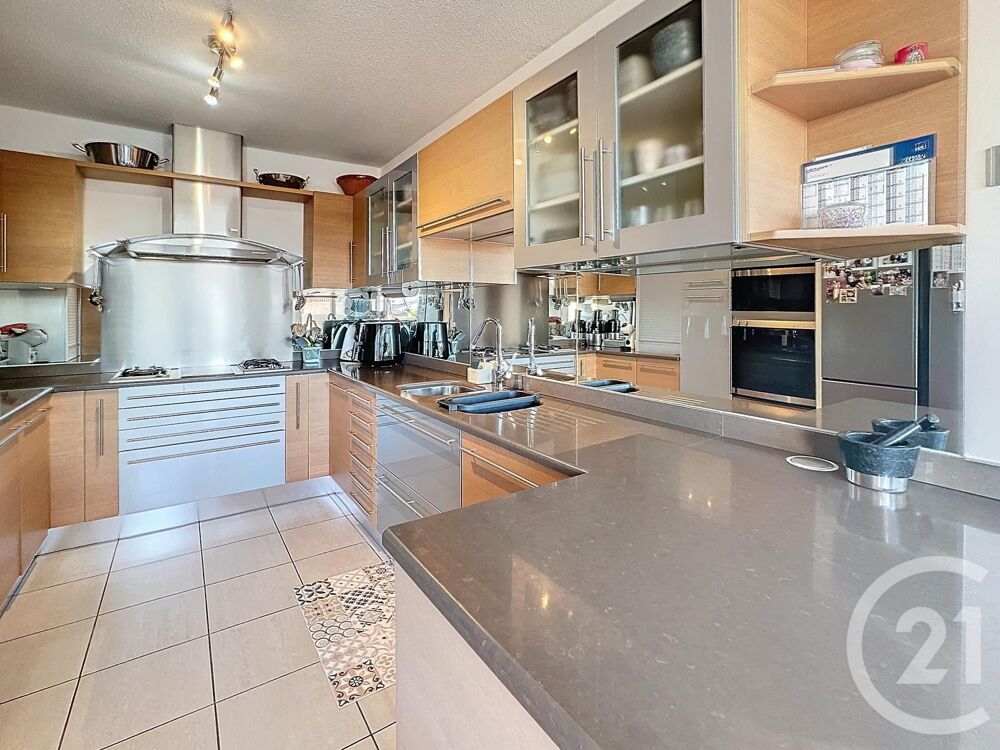 Prestations haut de gamme pour ce vaste appartement en D....