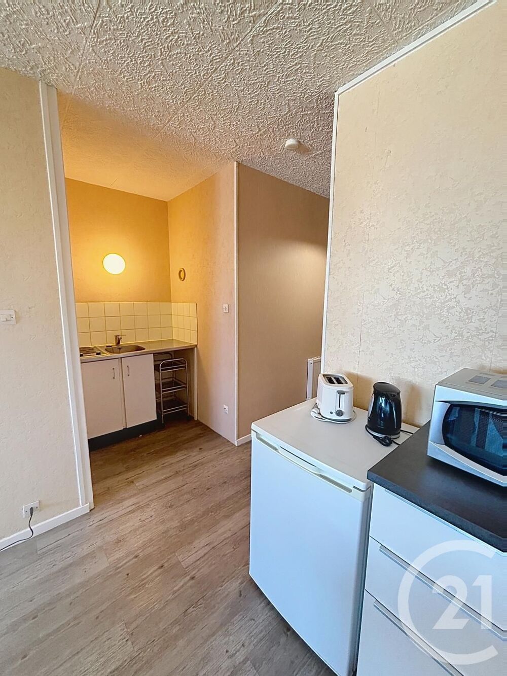 ***** Studio vendu meublé ***** A Chalon-sur-Saône ....