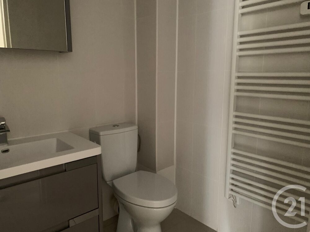 location Appartement - 2 pièce(s) - 49 m² Les Angles (30133)