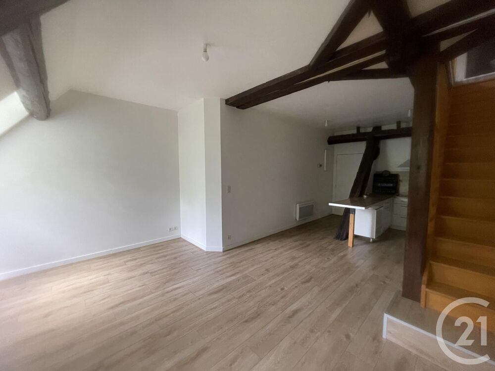 CENTURY 21 CHAPRAIS VOUS PROPOSE : rue Chifflet, avec pl....