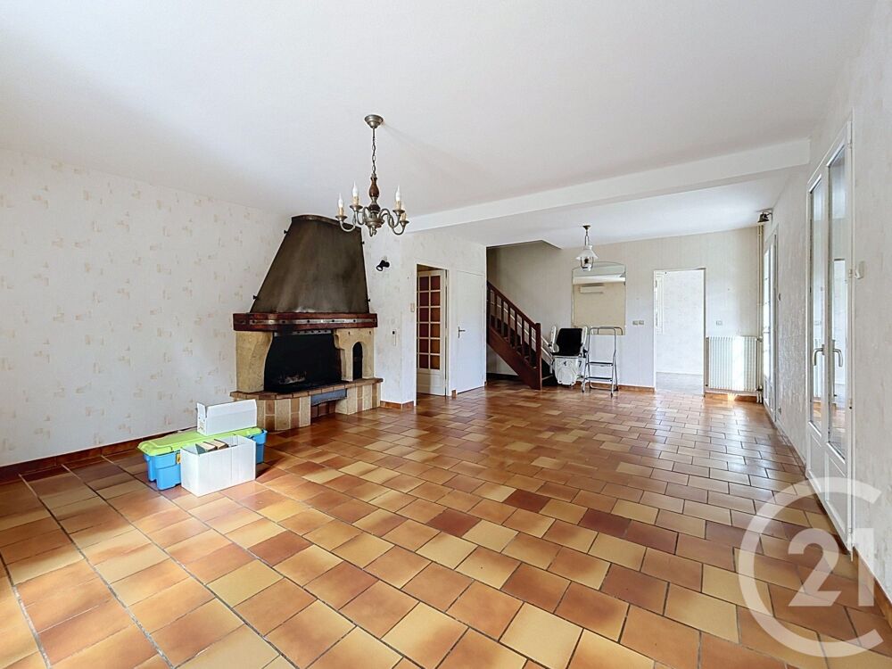 location Maison - 4 pièce(s) - 146 m² Lorp-Sentaraille (09190)