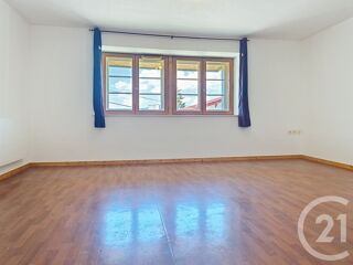  Appartement à louer 4 pièces 65 m²