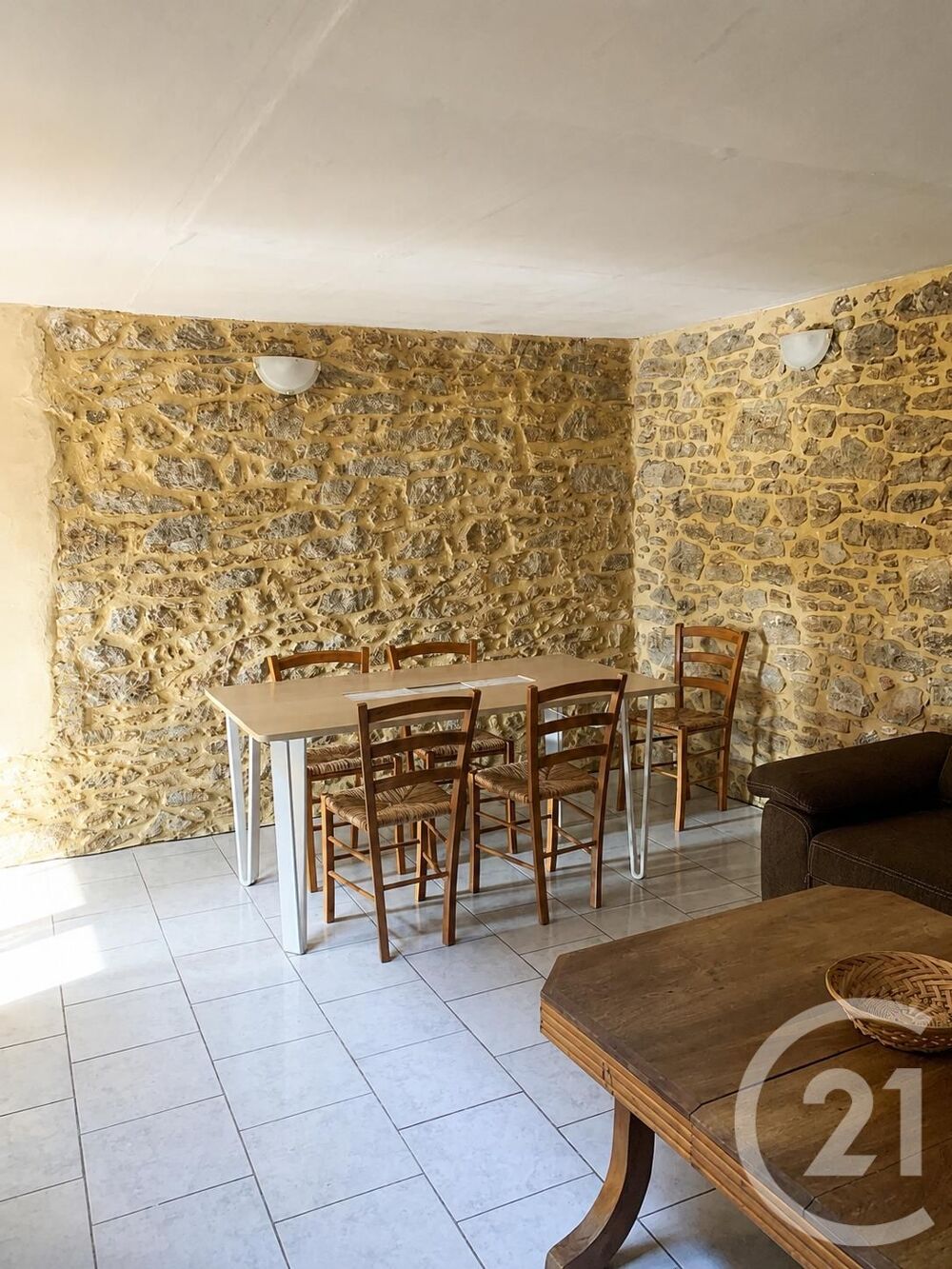 location Appartement - 2 pièce(s) - 72 m² Saint-André-de-Roquepertuis (30630)