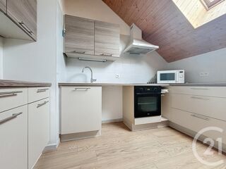  Appartement à louer 5 pièces 100 m²
