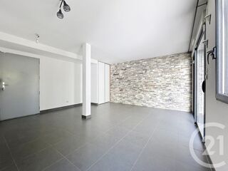  Appartement à louer 4 pièces 90 m²