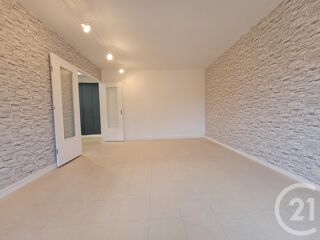  Appartement à louer 4 pièces 80 m²