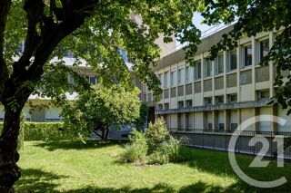  Immeuble à vendre 718 m²