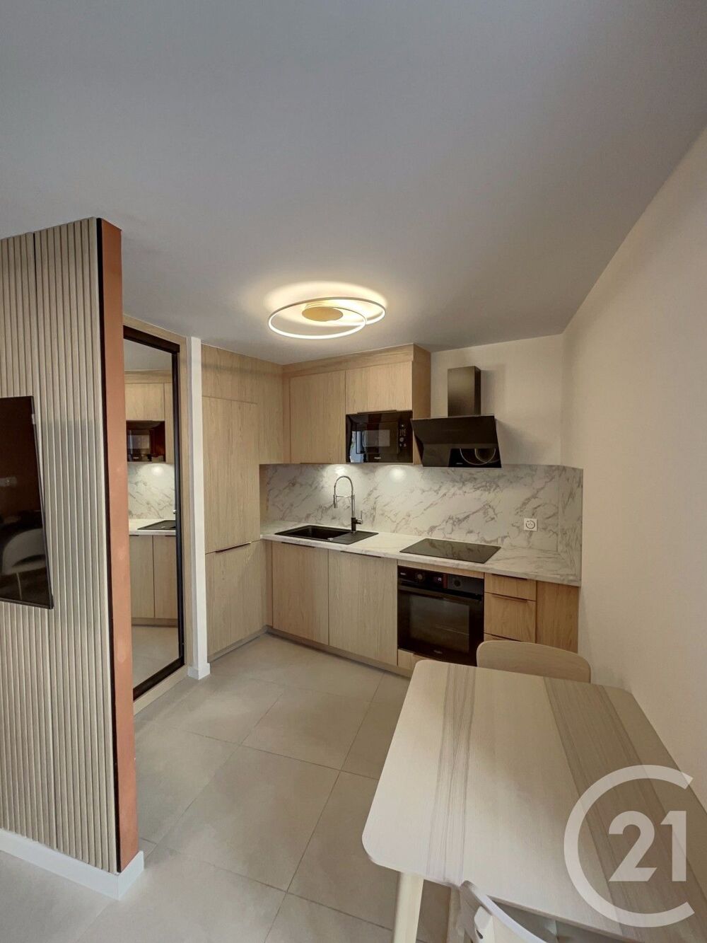 Au c½ur du Cap d'Ail, ce studio de 27m², vous accueille ....